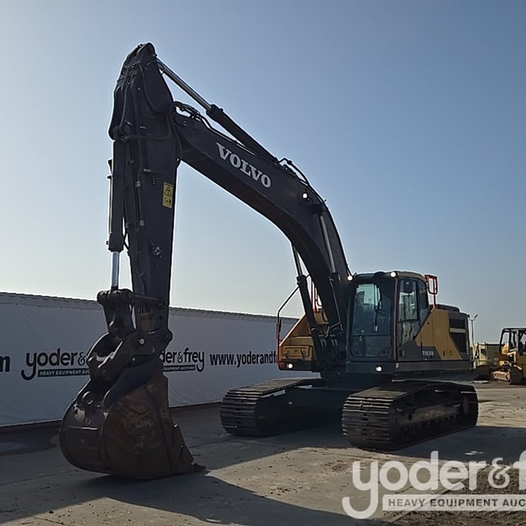 2019 VOLVO EC300EL