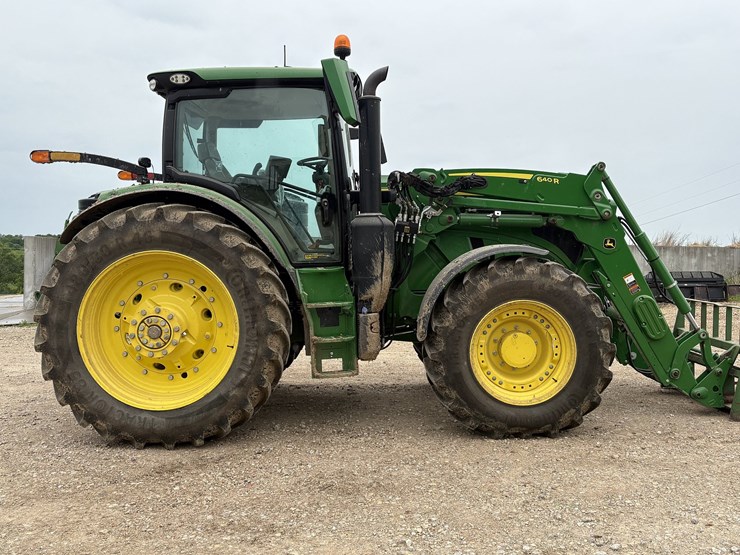 2023-john-deere-6r-155-image-6