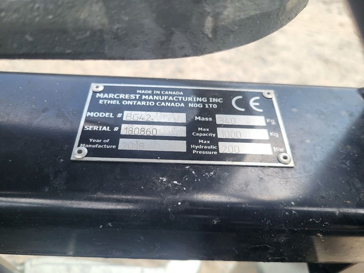2018-marcrest-bg42-bale-grapple-w/skid-loader-mounting-plate-and-removable-bale-guard---one-owner-like-new-image-12