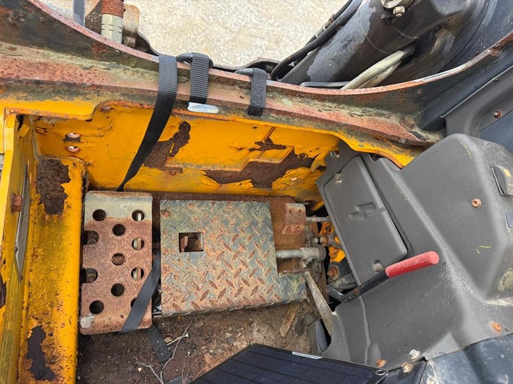 2004-jcb-190-image-19