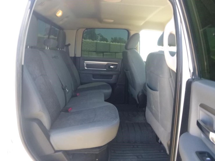 2017-dodge-3500-image-20