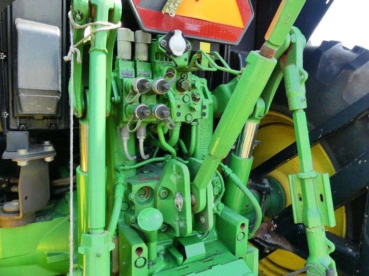 john-deere-6110m-image-6