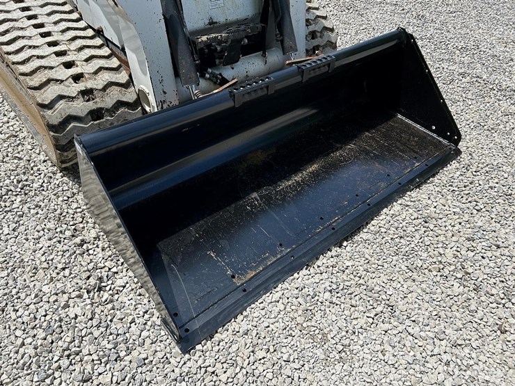 80"-low-pro-skid-steer-bucket-image-3