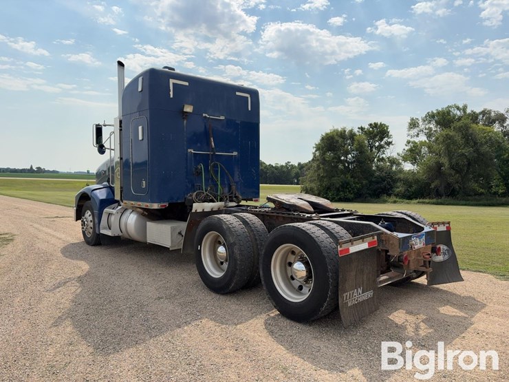2000-peterbilt-385-image-7