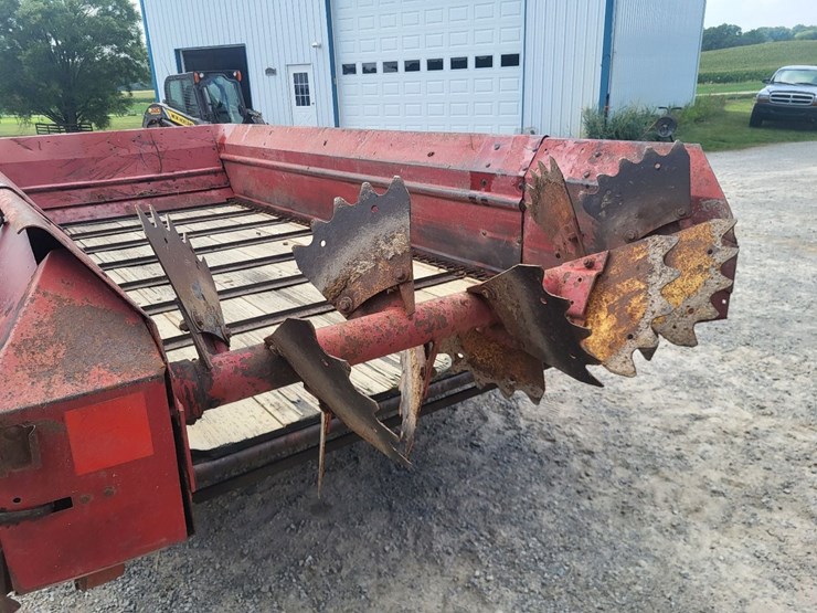 new-holland-520-image-26