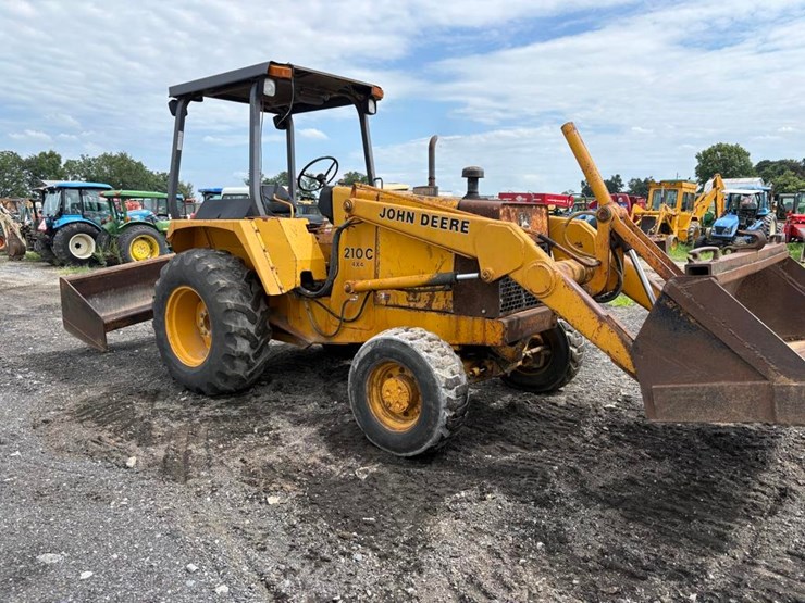 deere-210c-image-6