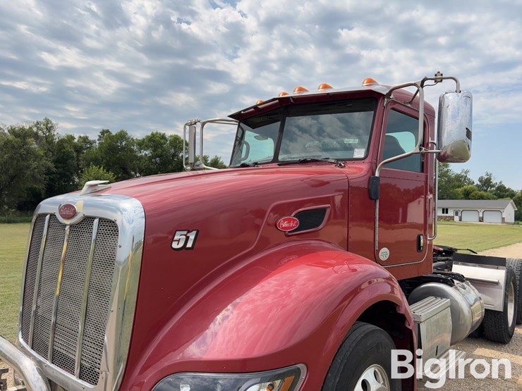 2010-peterbilt-386-image-18