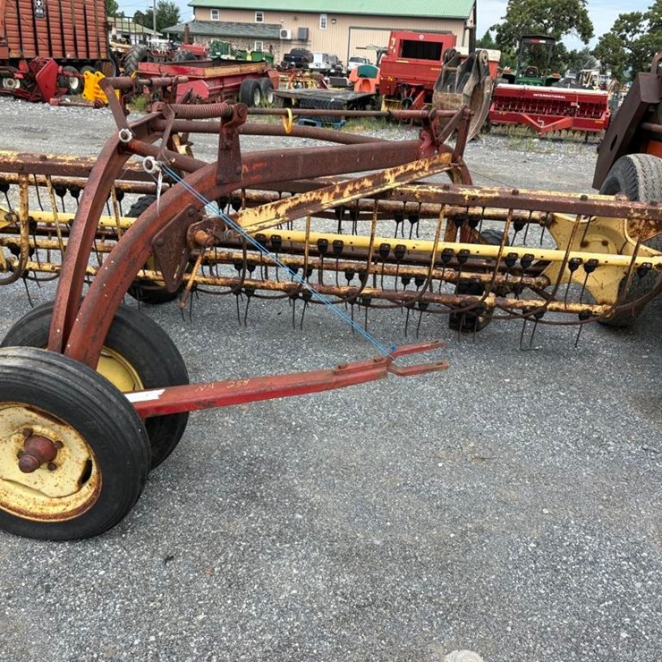 NEW HOLLAND 258