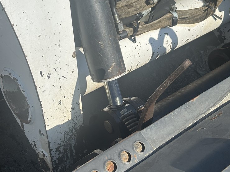 2012-bobcat-t870-image-6