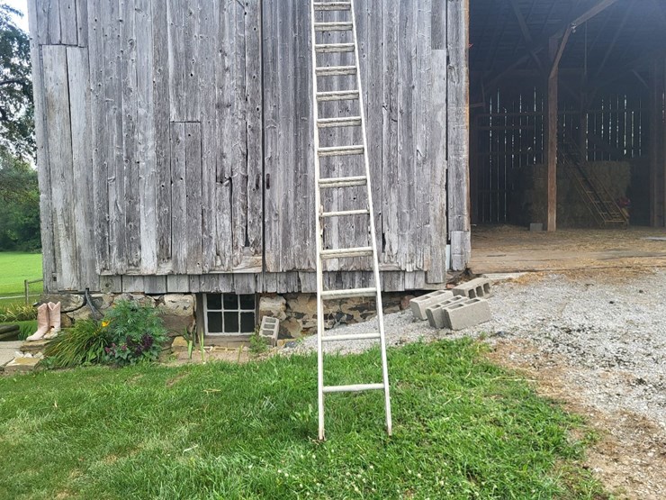 aluminum-extension-ladder-image-2