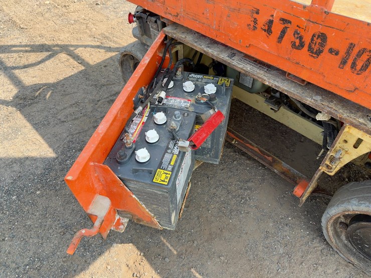 jlg-1230es-image-10