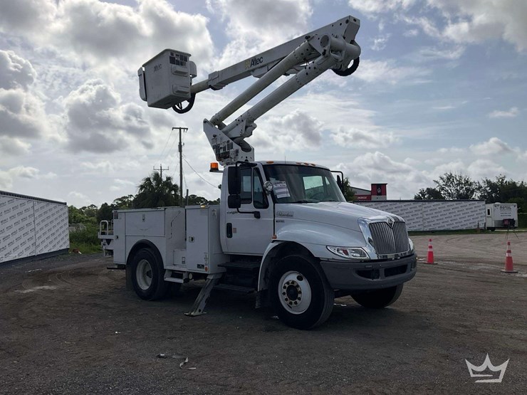 2013-international-durastar-4300-image-2