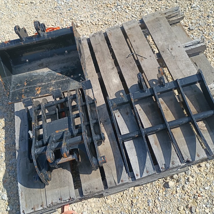 #26113 • Mini Excavator Attachment Set