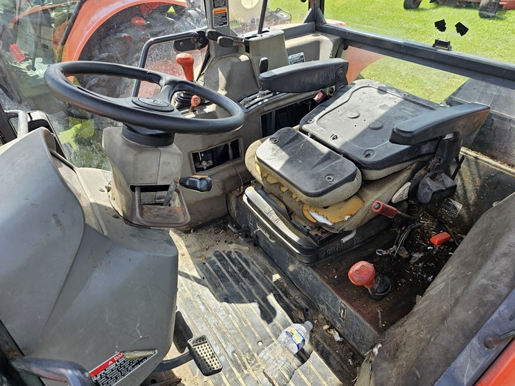 2015-kubota-m108s-image-11