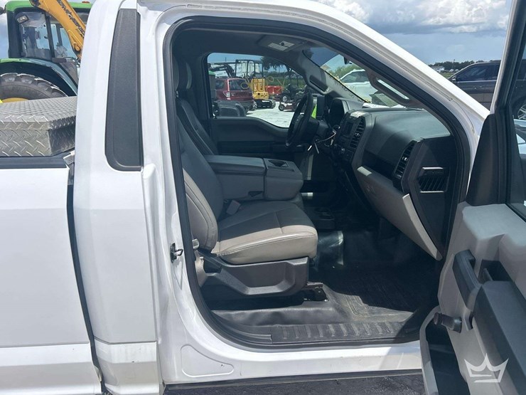 2017-ford-f150-image-17