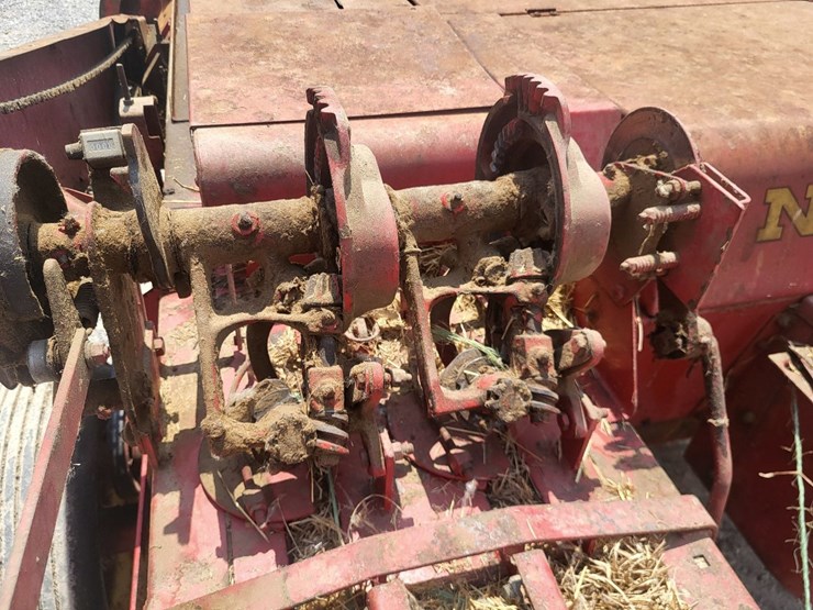 new-holland-268-image-31