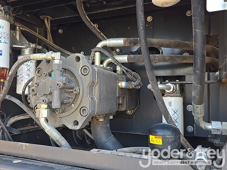 2020-volvo-ec300el-image-42