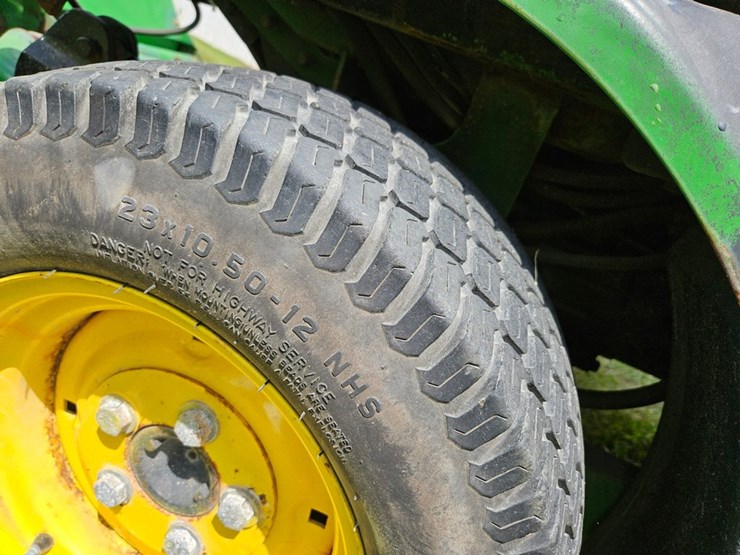 2011-john-deere-1445-image-39