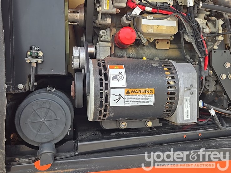 2016-jlg-800aj-image-45