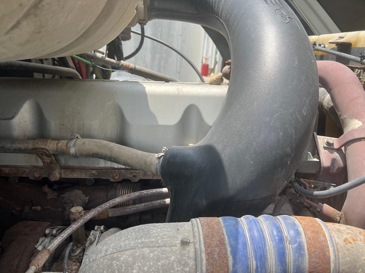 mack-cxu-tender-truck-image-11