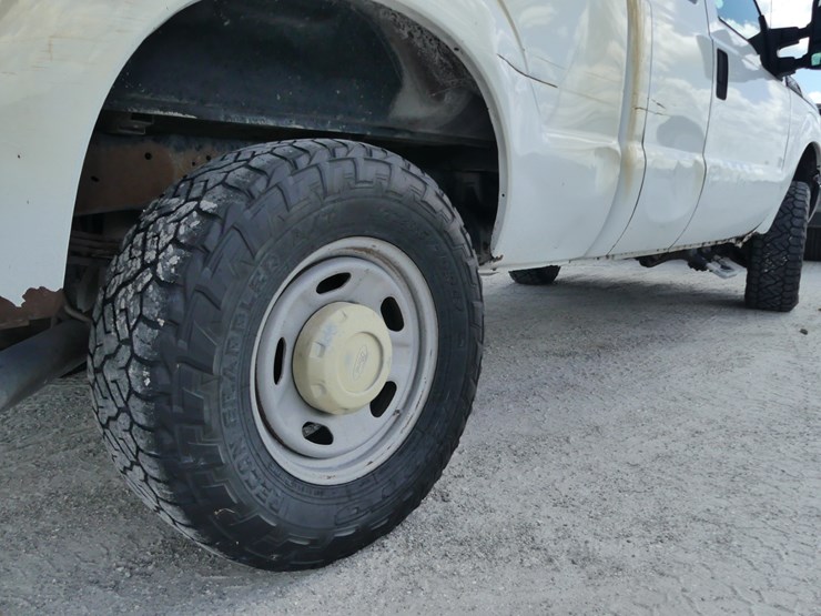 2012-ford-f250-xl-image-5