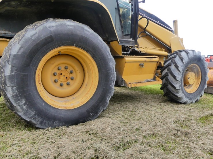 2004-caterpillar-416d-image-6