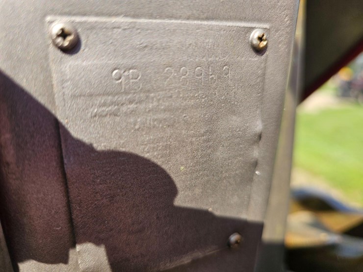 massey-ferguson-1080-image-17