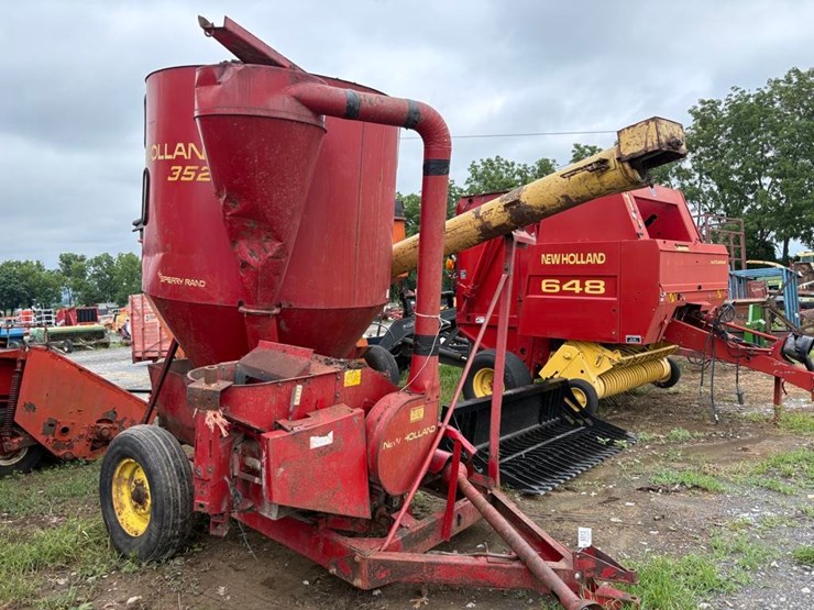 new-holland-352-image-2