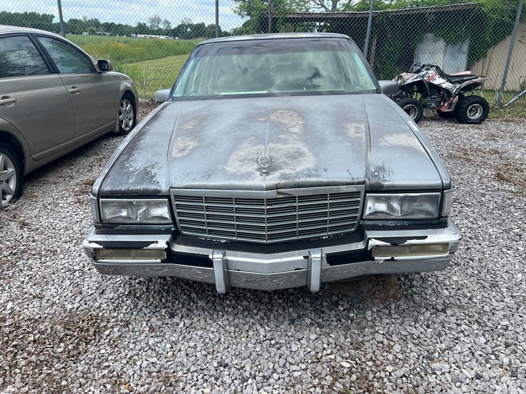 no-reserve!-cadillac-sedan-deville!-image-2
