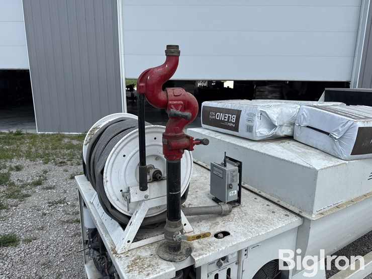 turf-maker-700-hydro-seeder-image-16