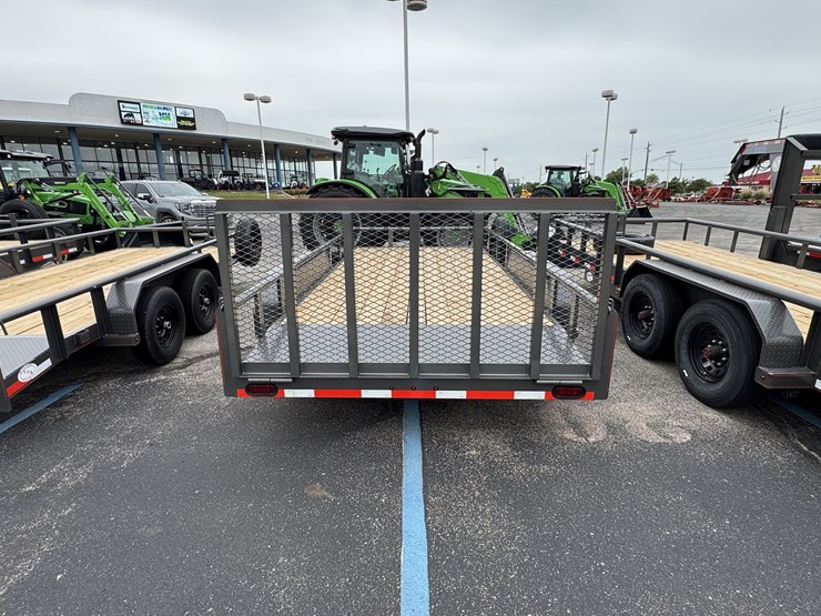 2026-bellwether-premier-16'-pipe-top-trailer-image-3