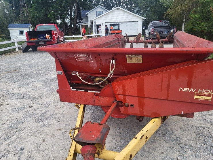 new-holland-520-image-11