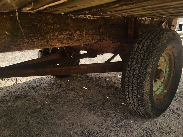 hay-wagon-w/running-gear-image-18