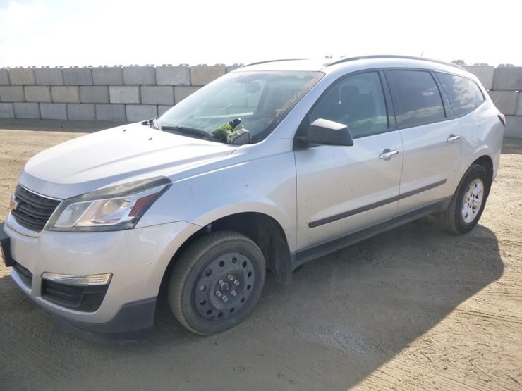 2016-chevrolet-traverse-image-1
