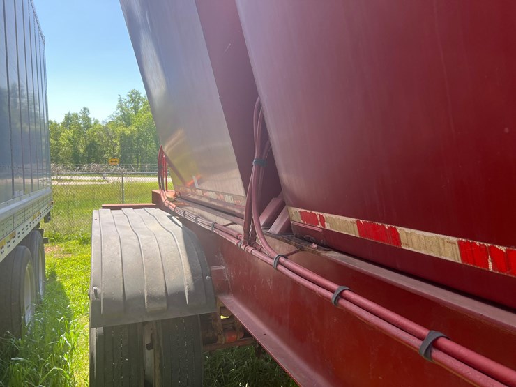 hays-lti-side-dump-bulk-hauler-image-11