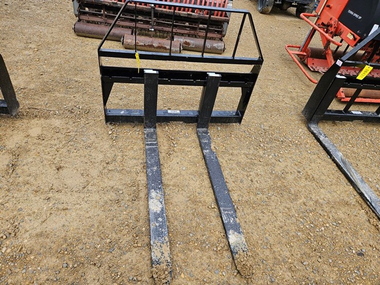 #224-•-kivel-48"-3500-lb-pallet-fork-image-8