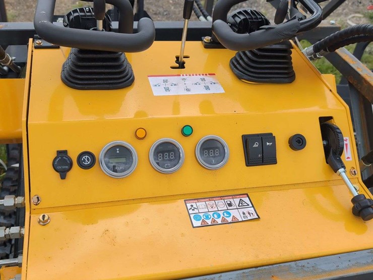 zjg-mini-skid-steer-loader-zj-380-(yellow)---15hp---hand-control-area-damaged-please-review-photos-image-9