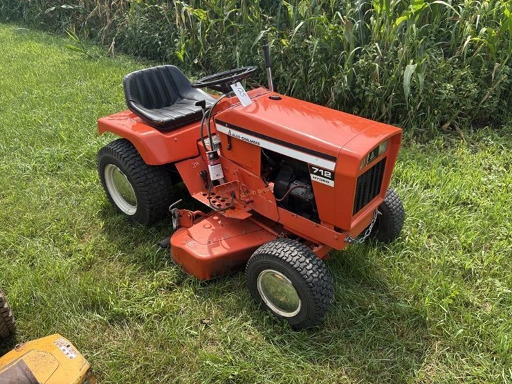 allis-chalmers-712-hydro-lawn-tractor-image-4