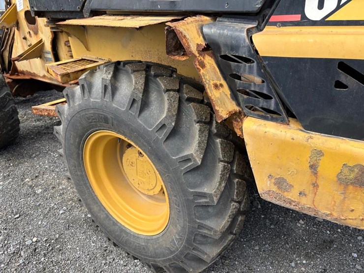 caterpillar-908-image-14