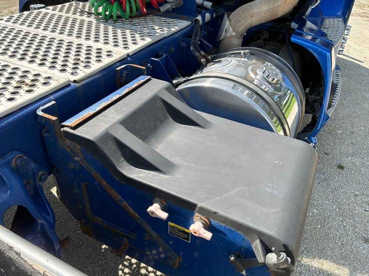 2018-kenworth-t680-image-35