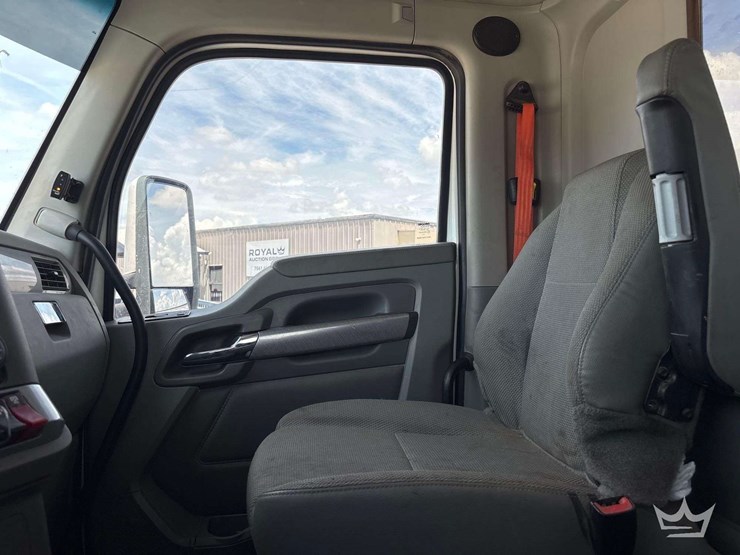 2019-kenworth-t880-image-25