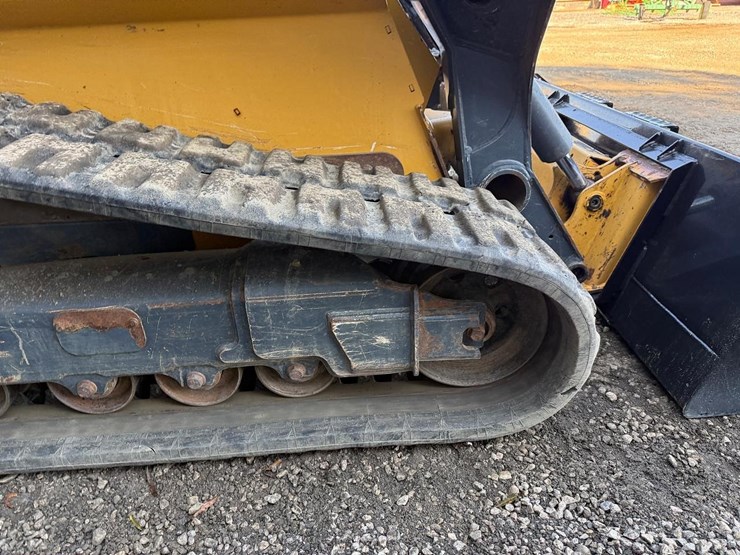 2020-deere-333g-image-14