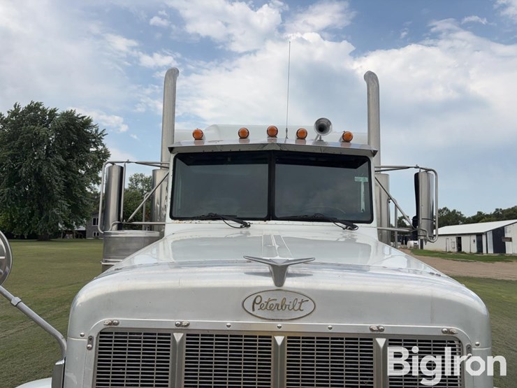 2000-peterbilt-378-image-11