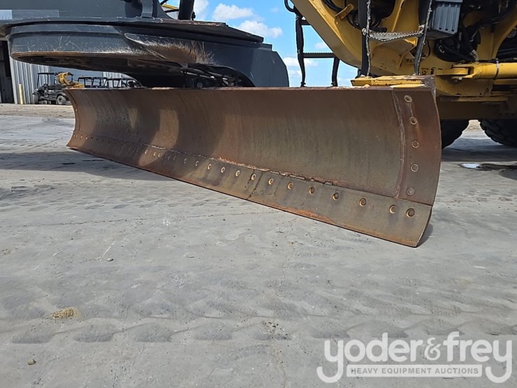 2012-deere-670gp-image-13