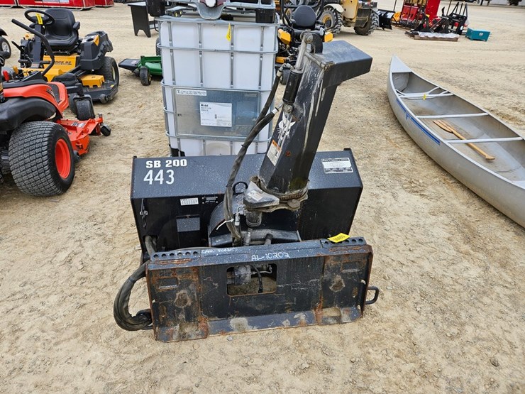 #6880-•-bobcat-sb-200-snow-blower-image-4