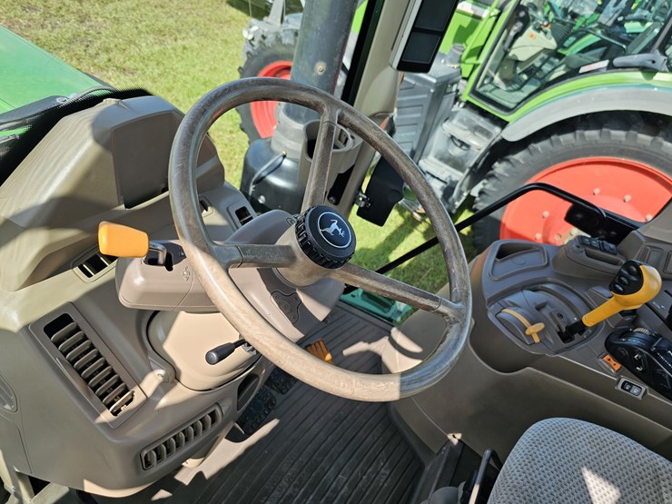 2021-john-deere-6155m-image-12