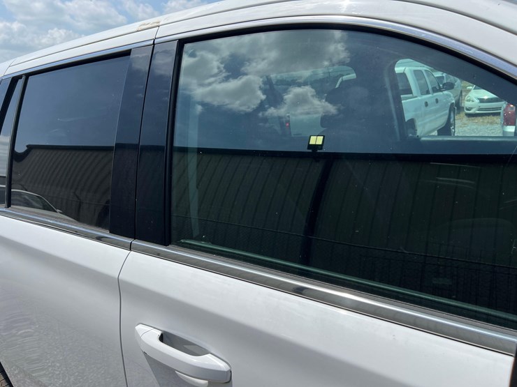 chevrolet-tahoe-image-18