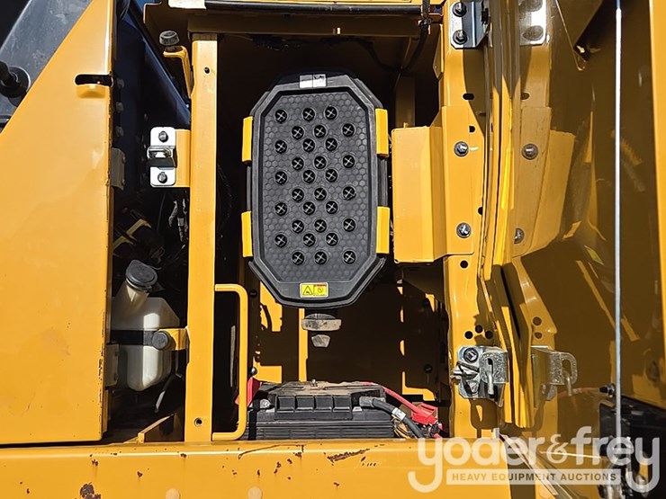 2019-caterpillar-336-image-30