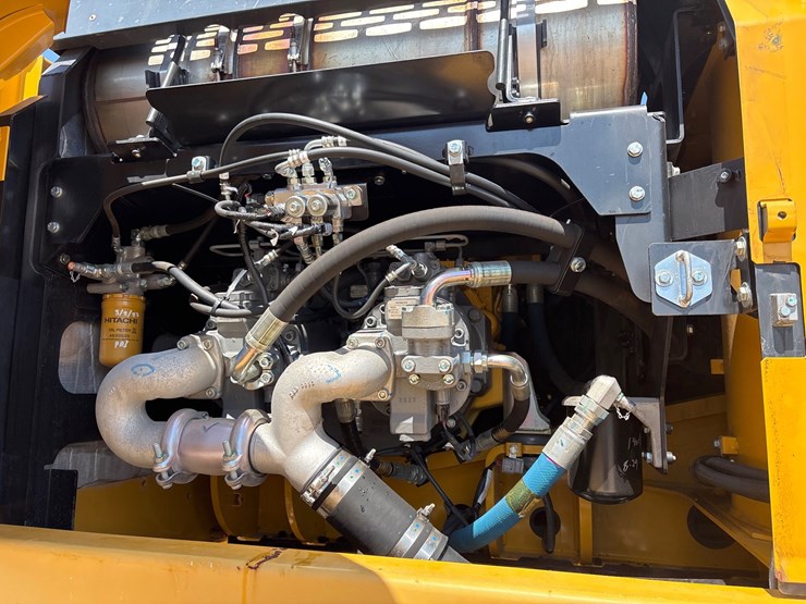#16331-•-2023-deere-350p-hydraulic-excavator-image-11