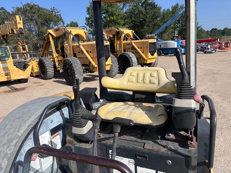 komatsu-pc35mr-image-12